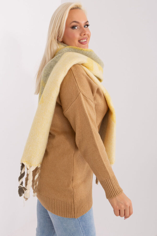 Shawl model 190554 AT