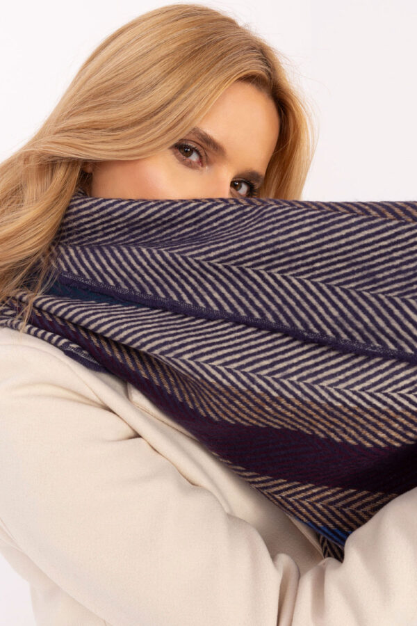 Shawl model 206042 AT