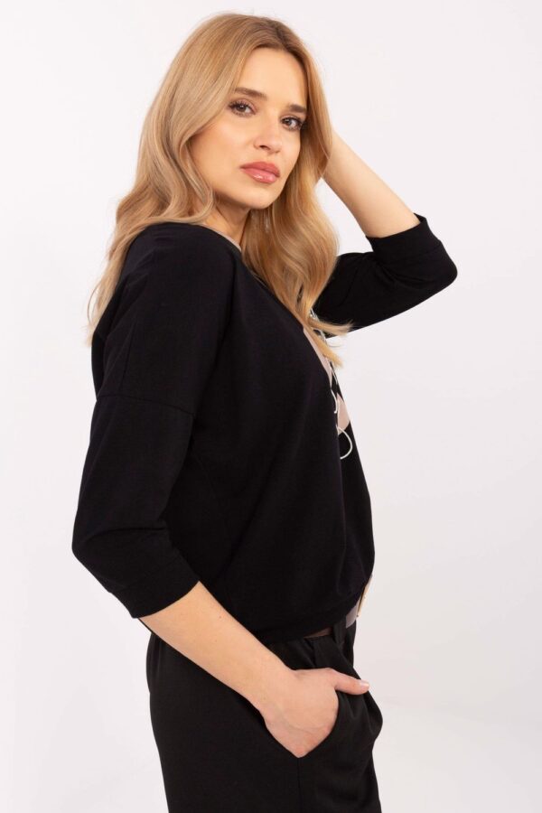 Blouse model 208232 Relevance