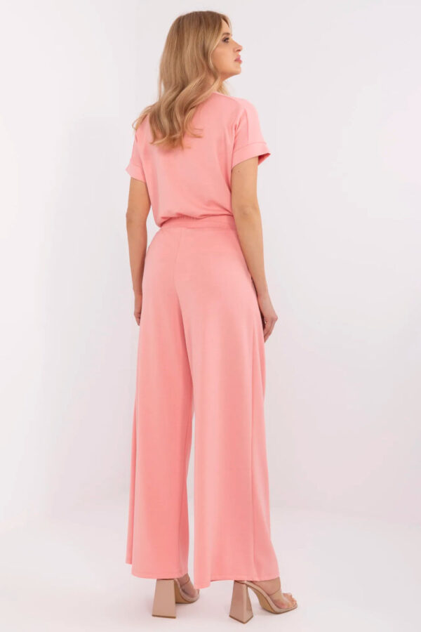 1067957 Tracksuit trousers model 209838 Relevance