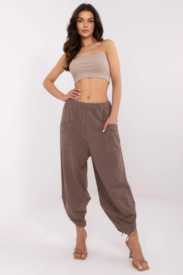 1071199 Tracksuit trousers model 210636 Relevance