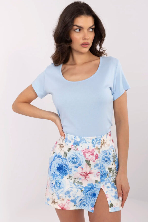 1072631 T-shirt model 211190 Relevance