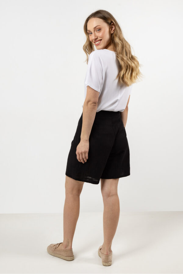 Shorts model 212198 awama