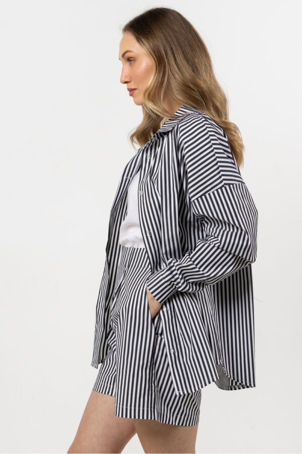 Shorts model 212202 awama