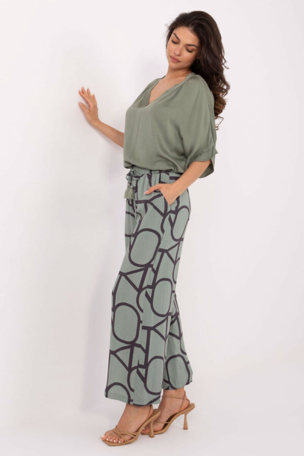 1084603 Women trousers model 215118 Sublevel