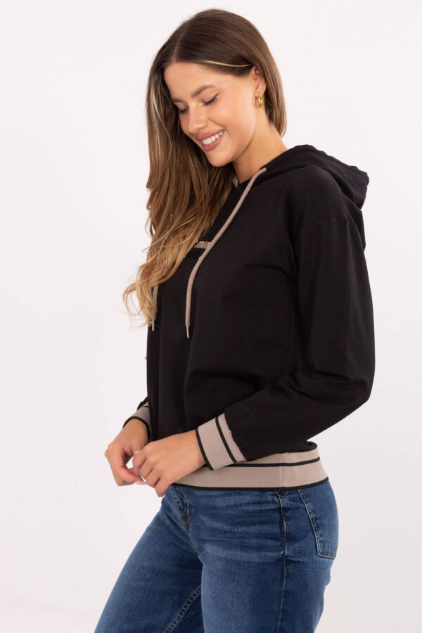 Sweatshirt model 217025 Relevance