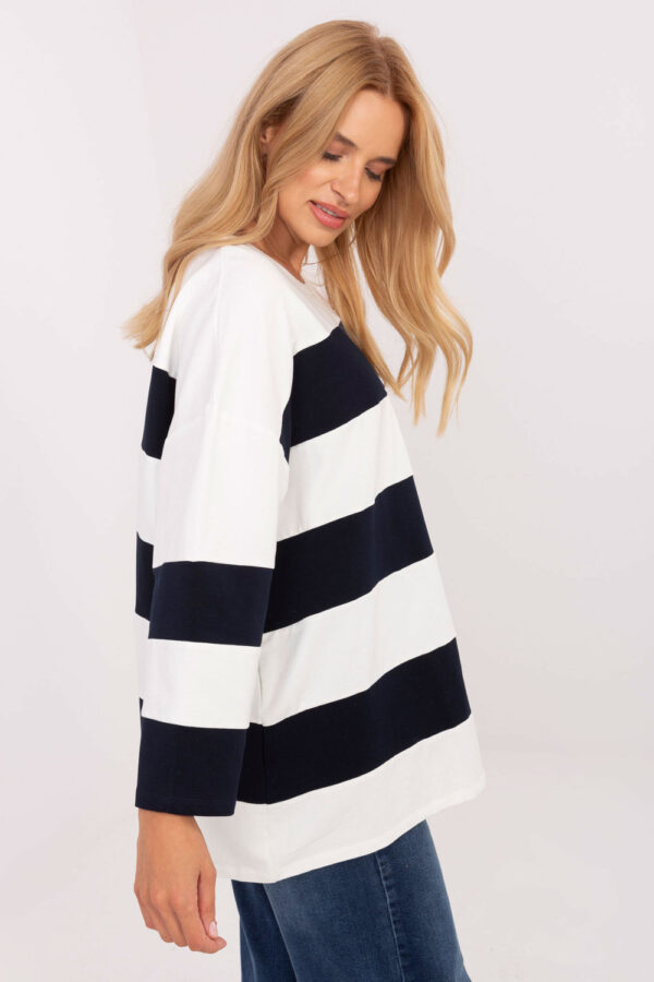 Blouse model 217030 Relevance