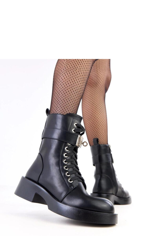 Bootie model 218818 Solea