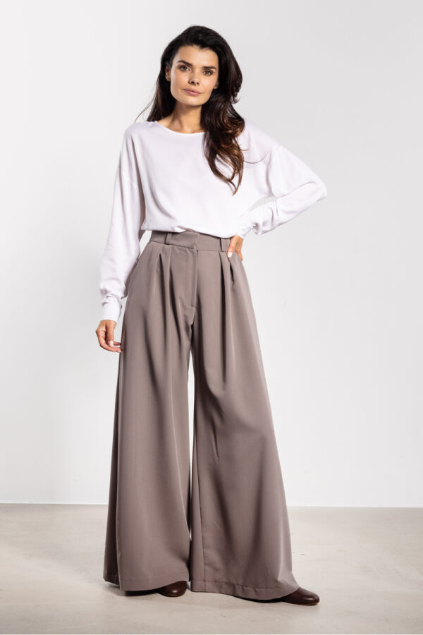 Women trousers model 218986 awama