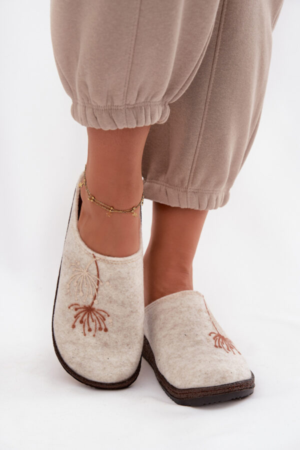 1099690 Slippers model 220065 Step in style