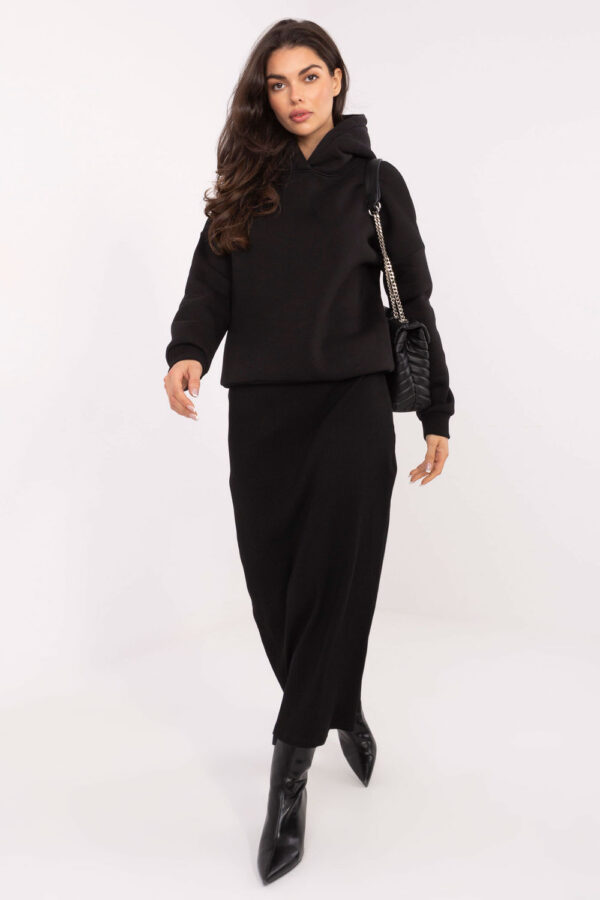 Sweatshirt model 220401 Relevance