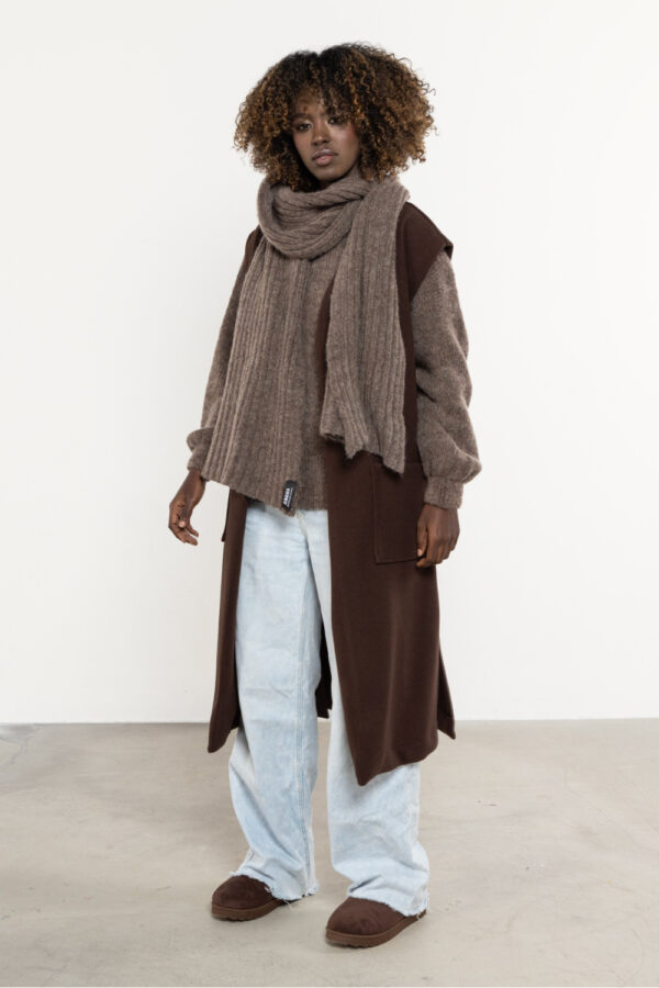 Shawl model 220843 awama