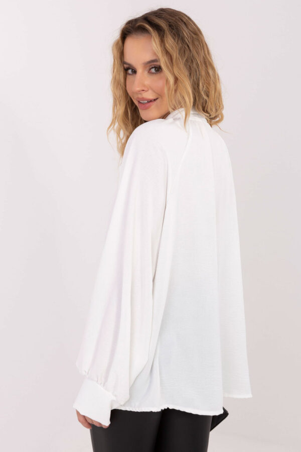 Blouse model 221060 Italy Moda