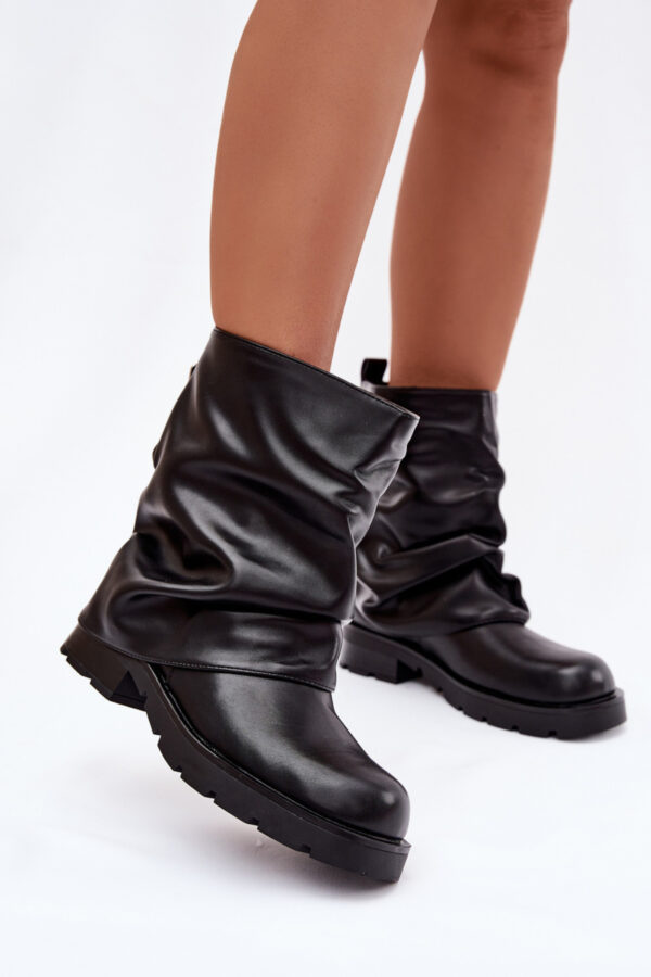 Boots model 221932 Step in style