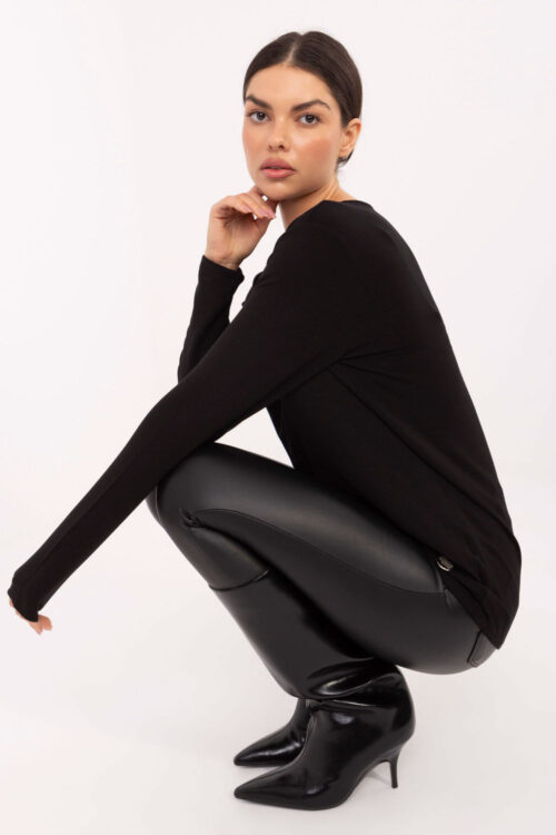 Blouse model 222429 Relevance