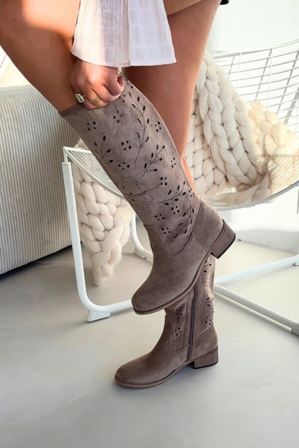 Open-work Boots model 222527 Step in style