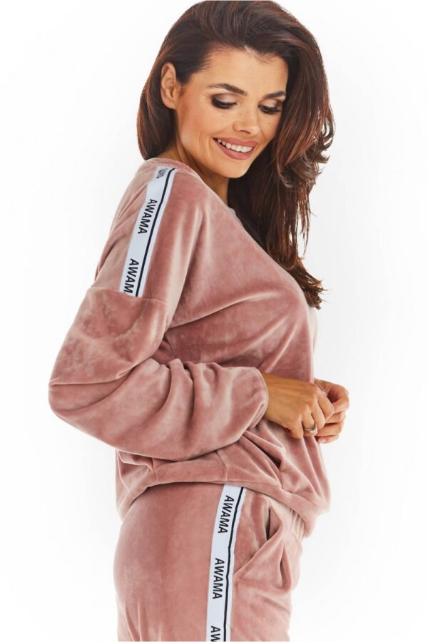 893223 Sweatshirt model 149765 awama