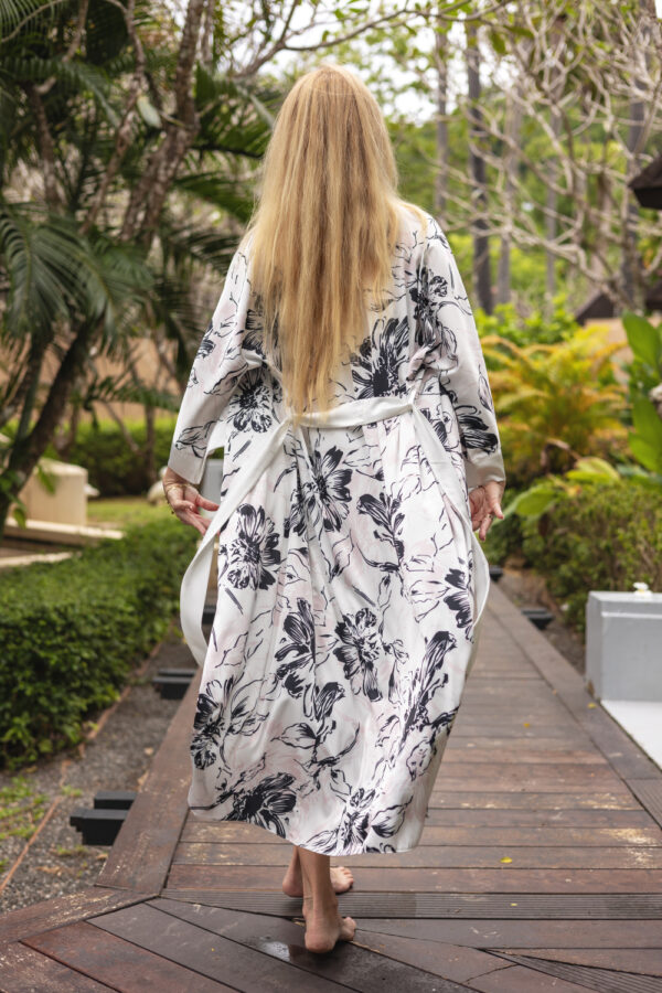 Long bathrobe model 209073 Kalimo