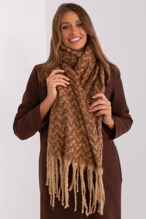1006189.jpg Shawl model 189242 AT