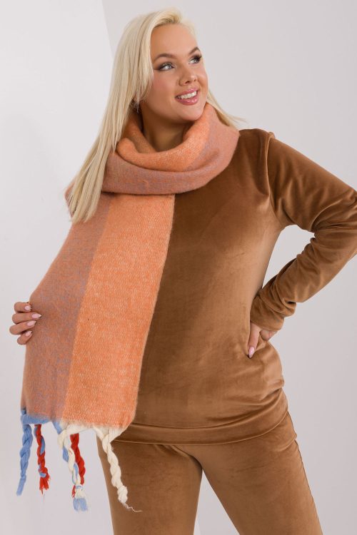 1010300.jpg Shawl model 190552 AT