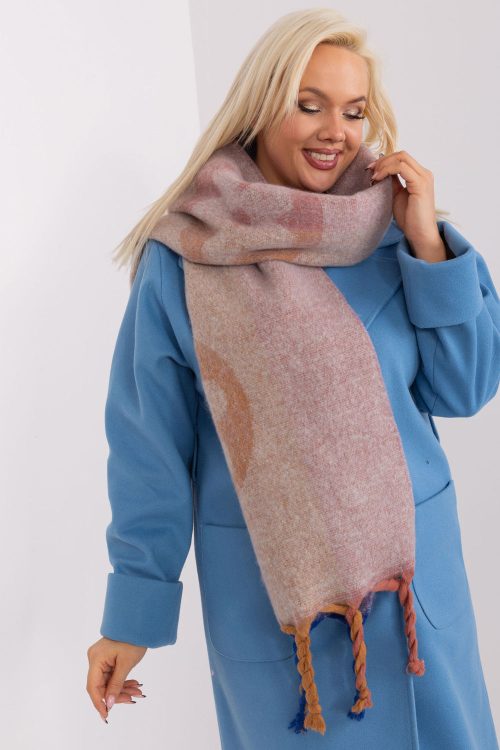 1010304.jpg Shawl model 190553 AT