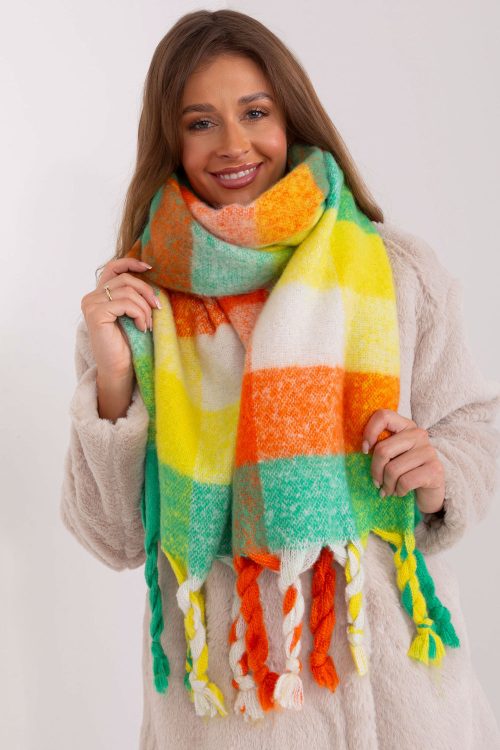 1013878.jpg Shawl model 191712 AT