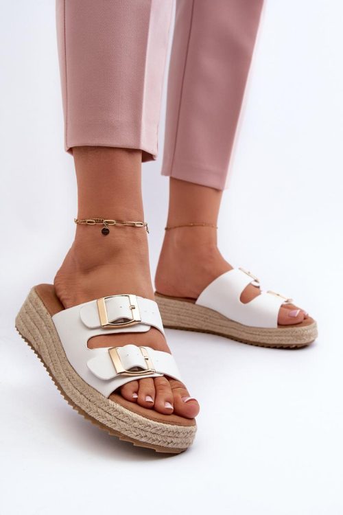 1031302 Buskin model 197419 Step in style