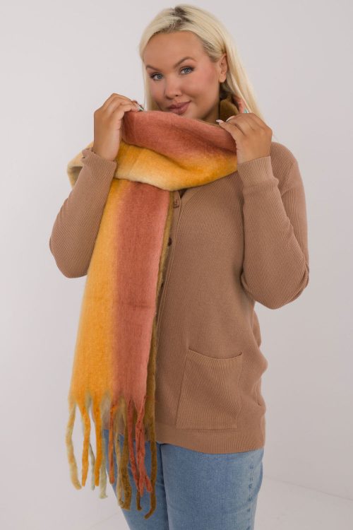 1039264.jpg Shawl model 200284 AT