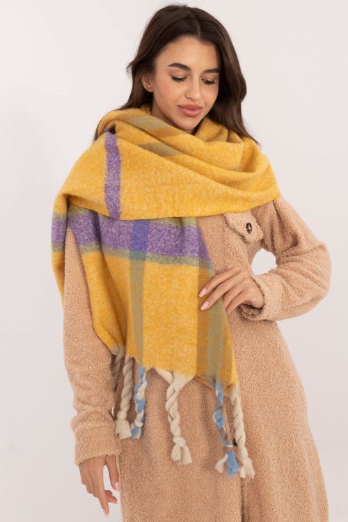 1046343.jpg Shawl model 202574 AT