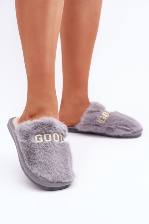 1053687 Slippers model 204942 Step in style