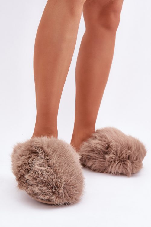 1053720 Slippers model 204953 Step in style