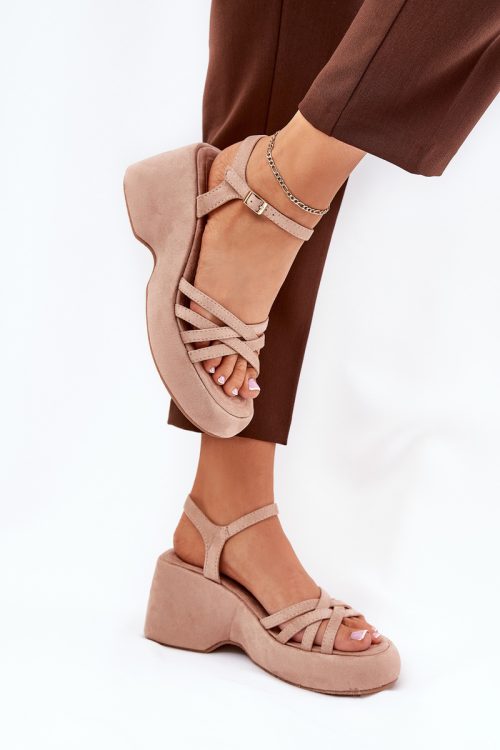 1068336 Buskin model 209914 Step in style