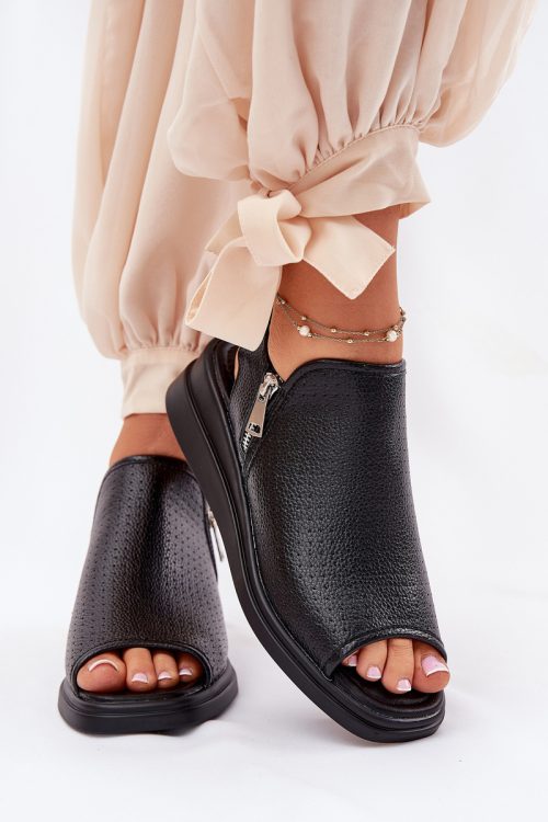 1074861 Buskin model 211945 Step in style