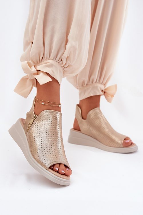 1074864 Buskin model 211946 Step in style