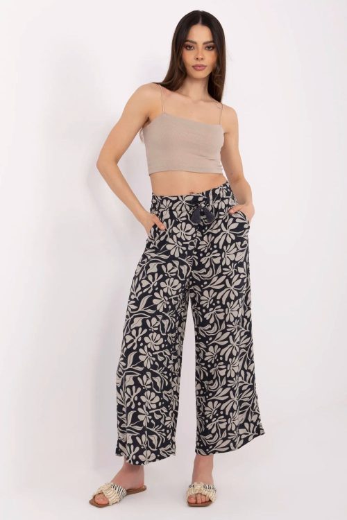 1076935 Women trousers model 212666 Sublevel