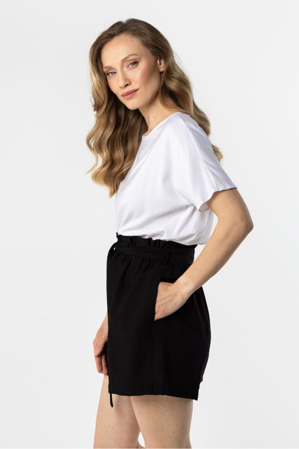 Shorts model 225326 awama