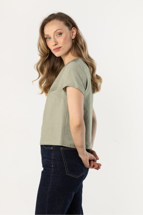 Blouse model 225335 awama