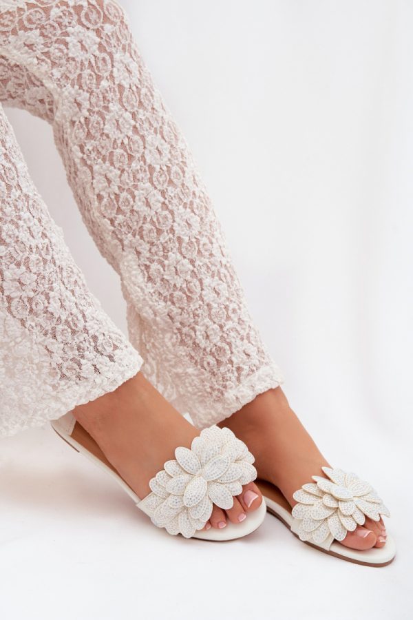 1117224 Flip-flops model 225389 Step in style