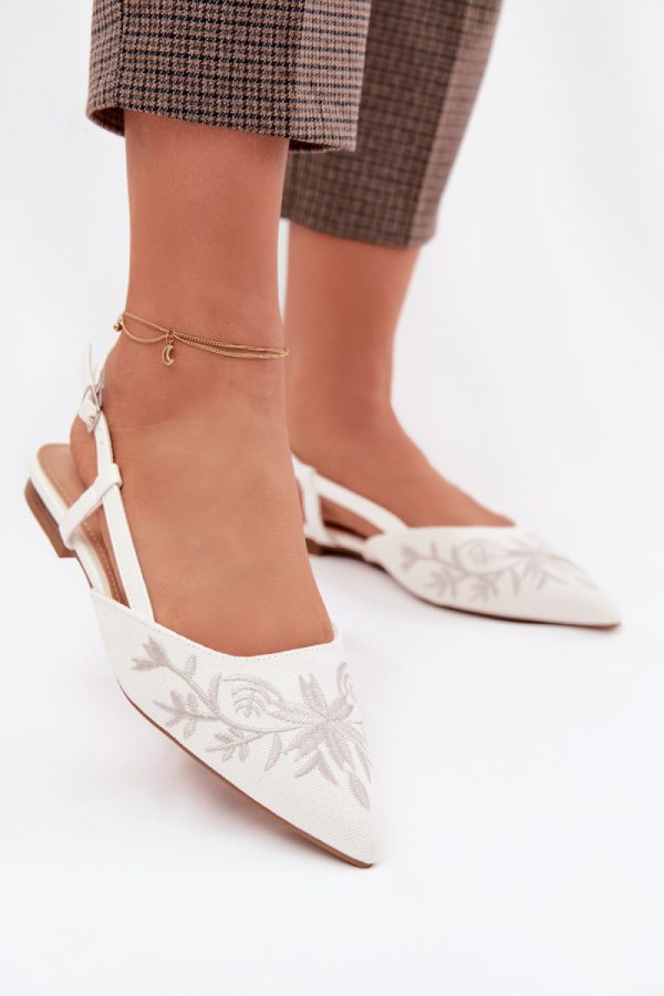 1118015 Sandals model 225628 Step in style