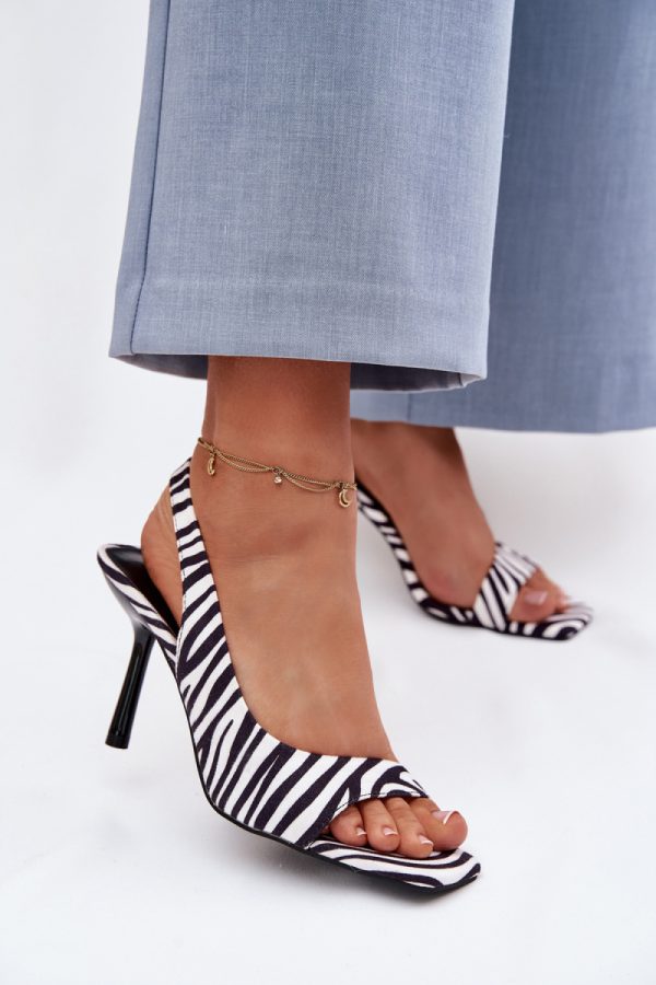 1118021 Heel sandals model 225630 Step in style