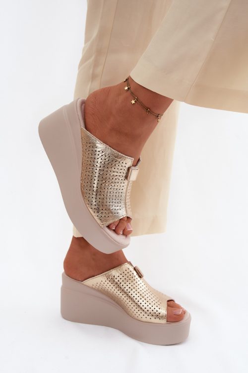 1123689 Buskin model 227431 Step in style