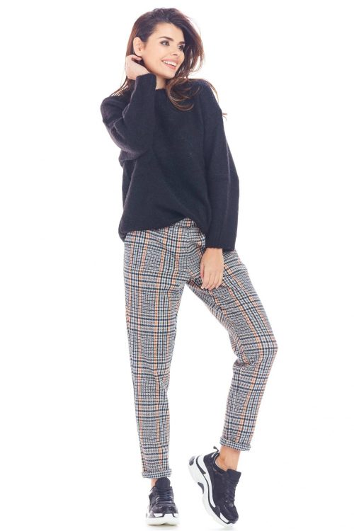 891106 Women trousers model 148985 awama