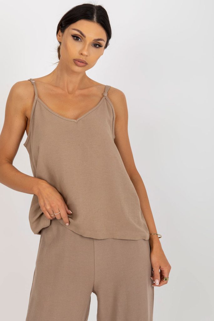 Undershirts / Tops